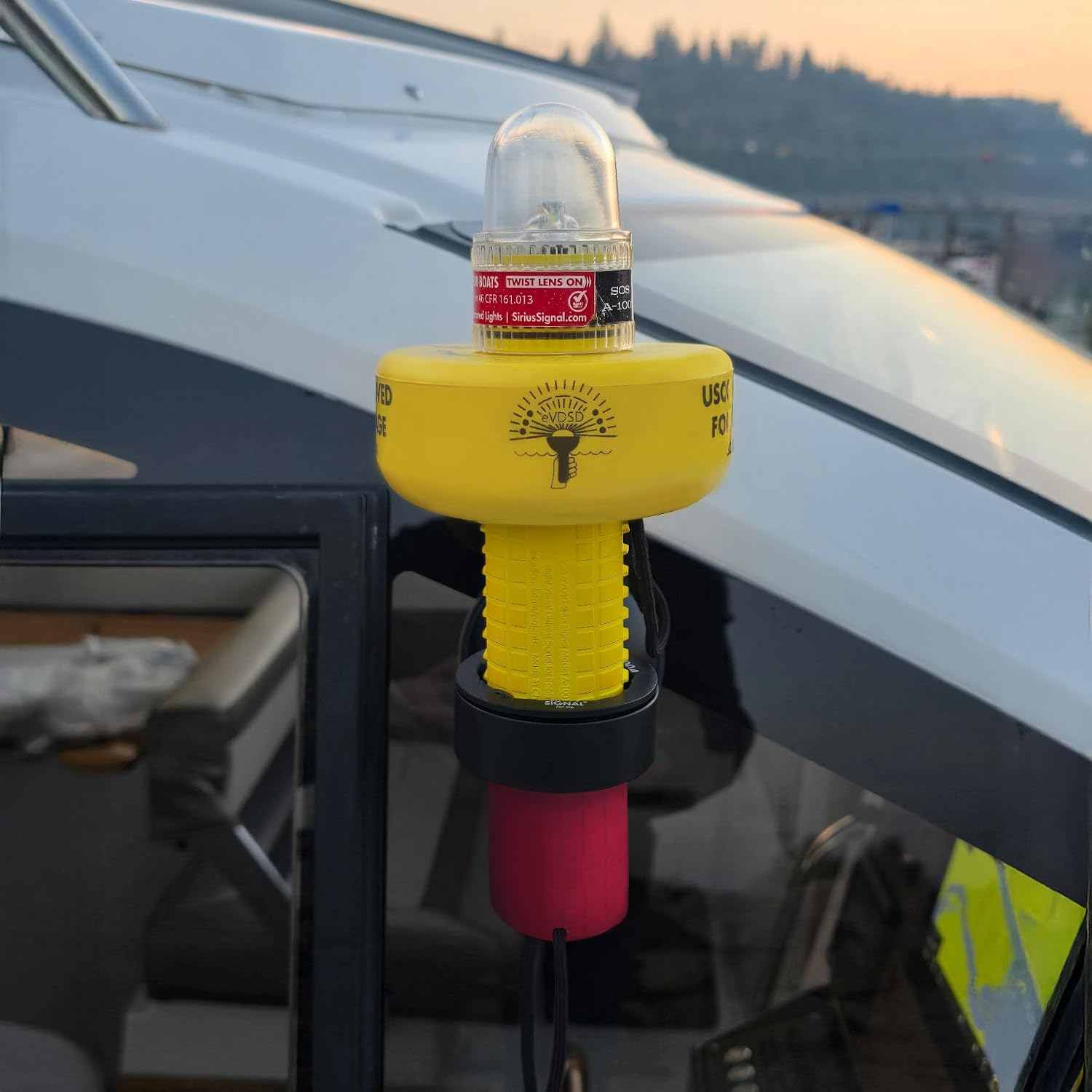 Sirius Signal A-1001 SOS LED Mini Beacon Distress Signal - USCG Approved | Electronic Boat Flare Replacement, Bright White Light + Infrared, Includes Mount, Daytime Flag & Whistle, Storage Handle - Image 7